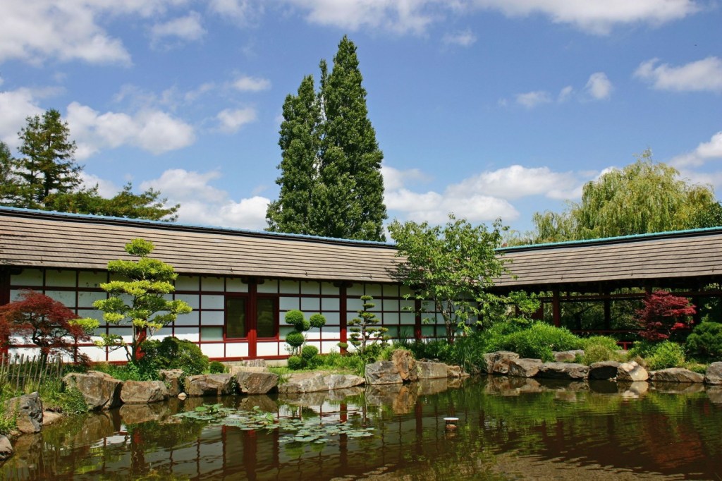 A Japanese garden and a Korean restaurant in&nbsp;France